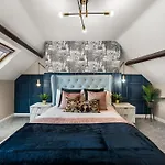 아파트 The Gatsby 3 Bed Penthouse In - Harbour Views 휫비