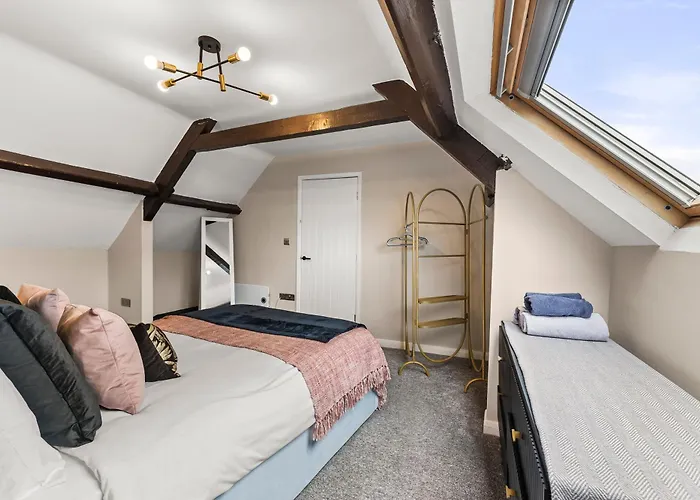 The Gatsby 3 Bed Central Penthouse In Whitby - Harbour Views