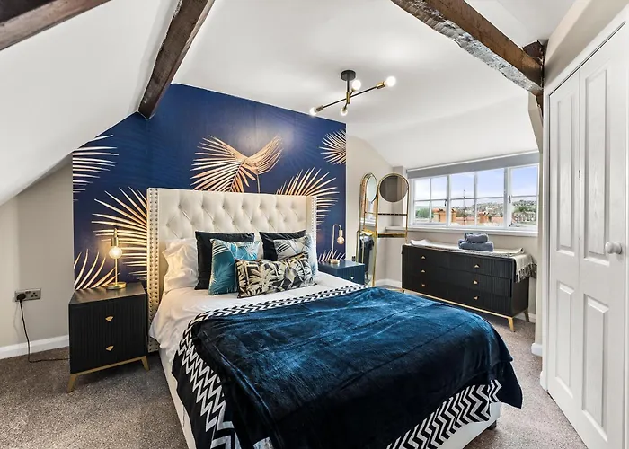 The Gatsby 3 Bed Central Penthouse In Whitby - Harbour Views