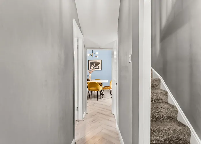 The Gatsby 3 Bed Central Penthouse In Whitby - Harbour Views *