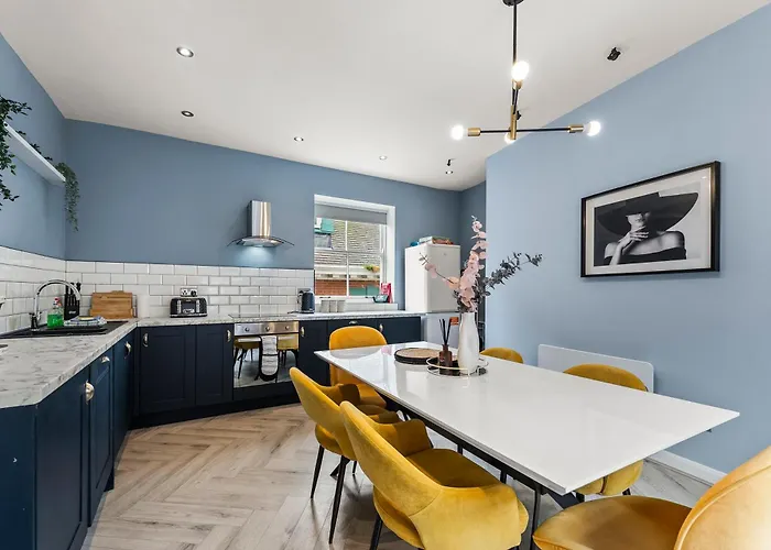 The Gatsby 3 Bed Central Penthouse In Whitby - Harbour Views