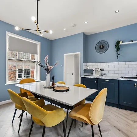 Elegant 3 Bed Abode In - Harbour Views Whitby