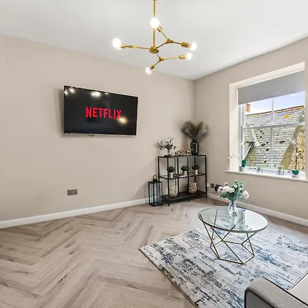 The Gatsby 3 Bed Penthouse In - Harbour Views Whitby
